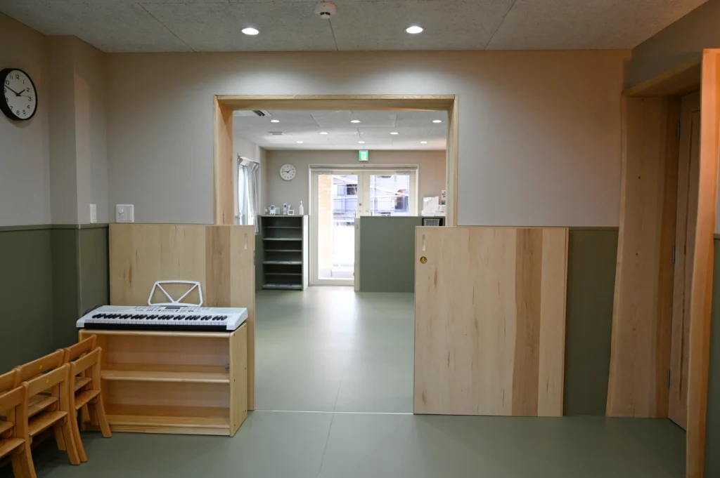 指導訓練室05_凹凸凸凹保育園