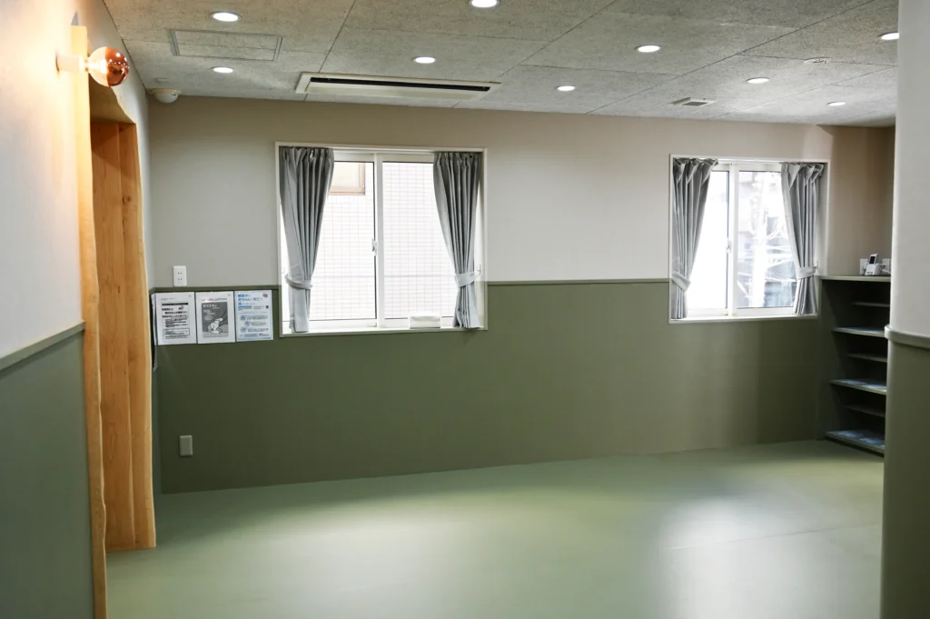 指導訓練室06_凹凸凸凹保育園