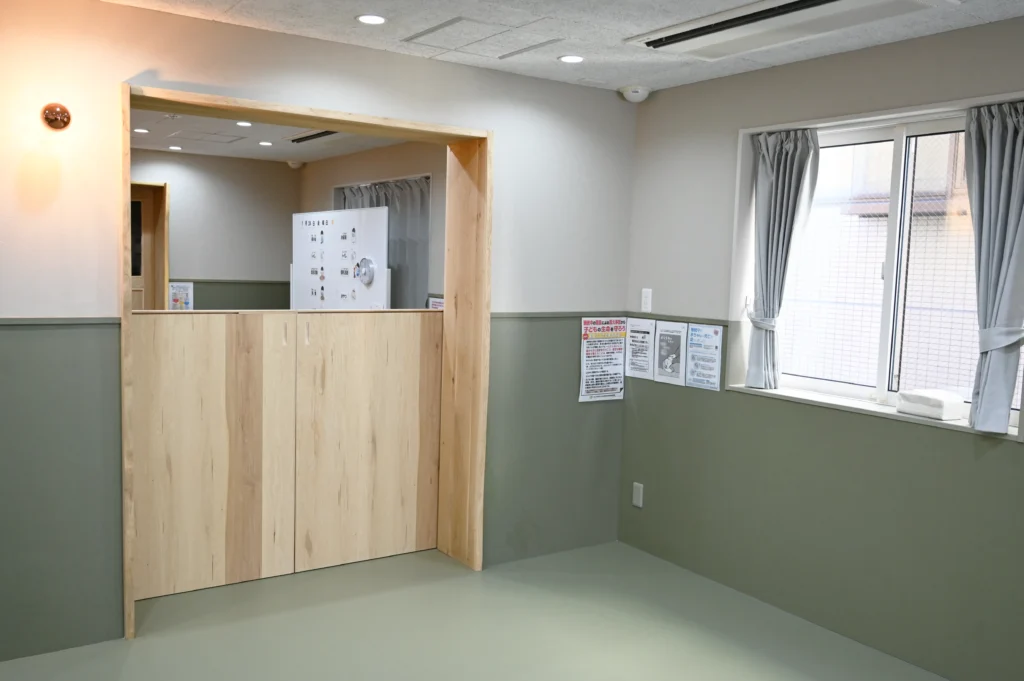 指導訓練室07_凹凸凸凹保育園